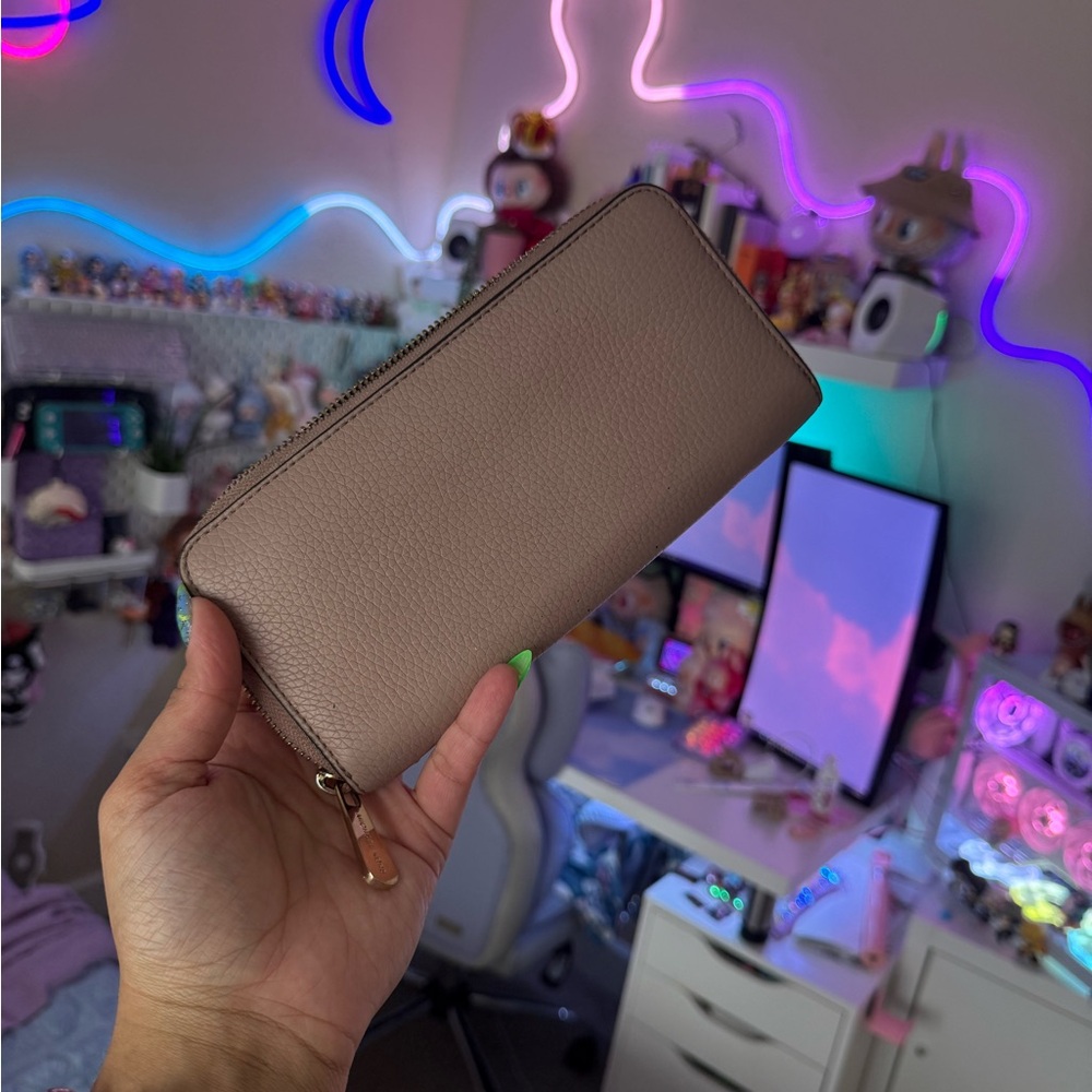 Sold - Picture 2 of 10